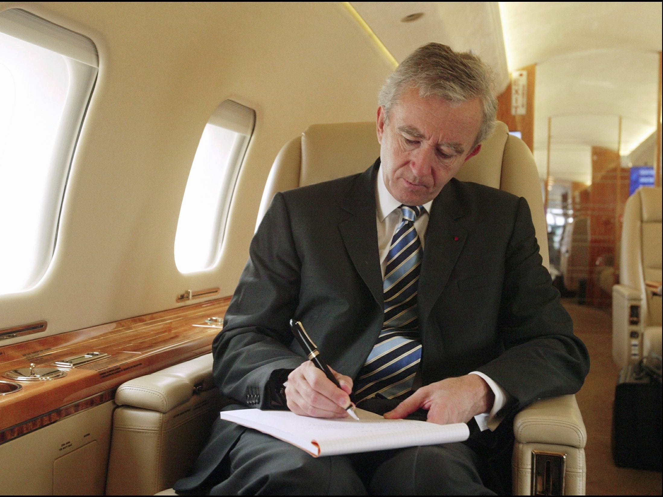 bernard arnault private jet