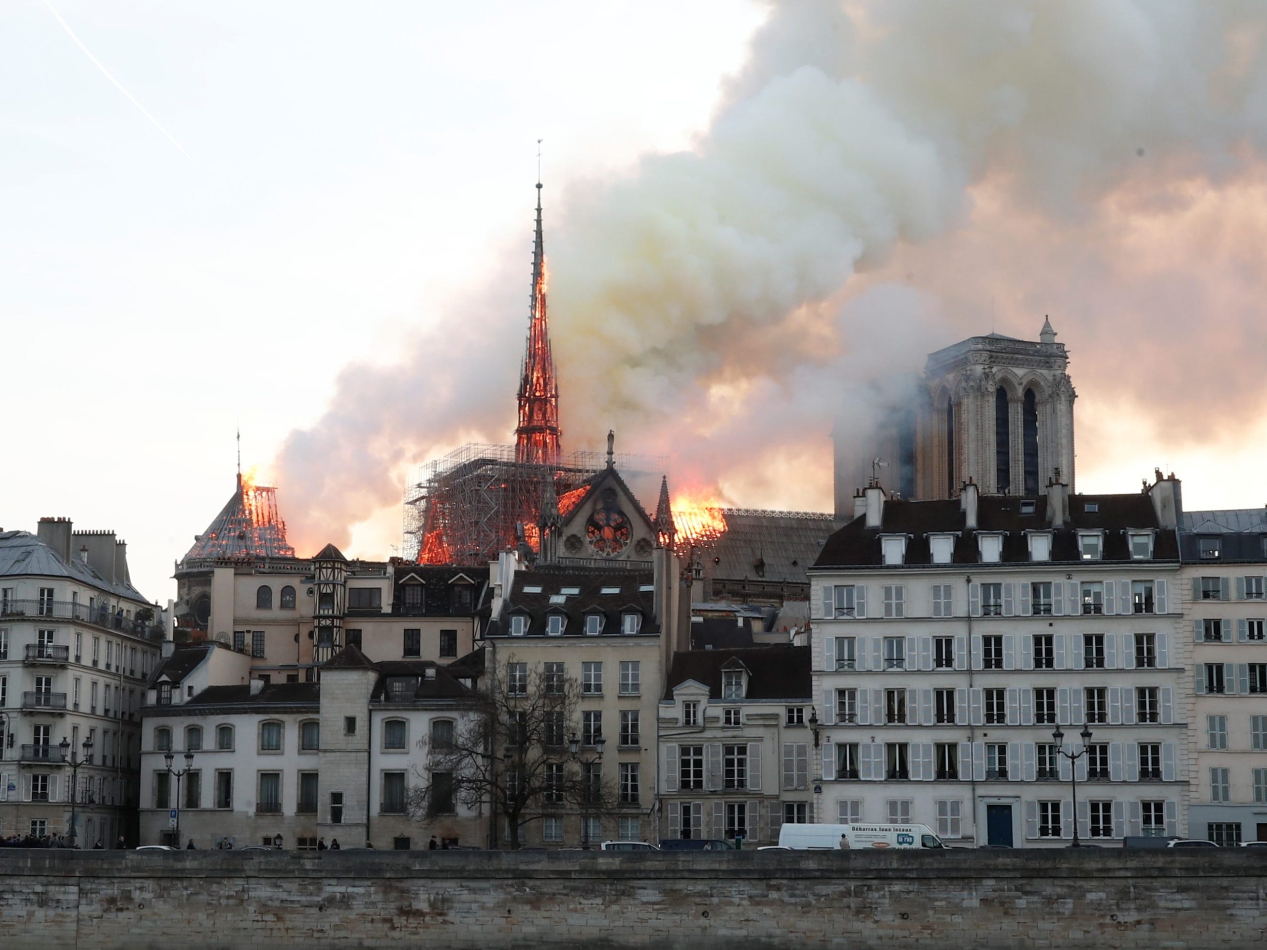 notre dame fire